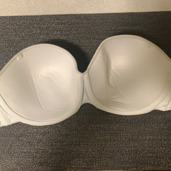 Victoria Secret Strapless Bra - Picture 5 of 8